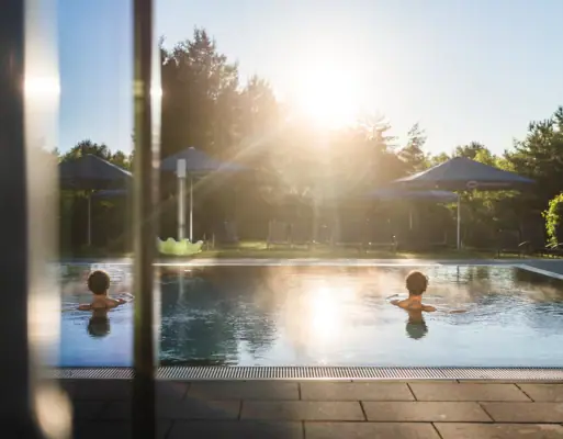 aja Bad Saarow Mensen in een buitenzwembad