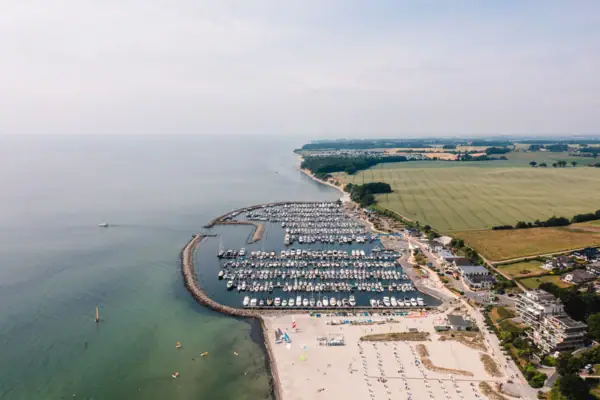 Luchtfoto van de jachthaven van Grömitz.