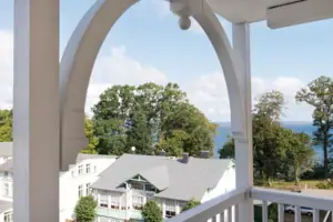 Suite Nordperd Uitzicht vanaf een balkon van een huis buiten.