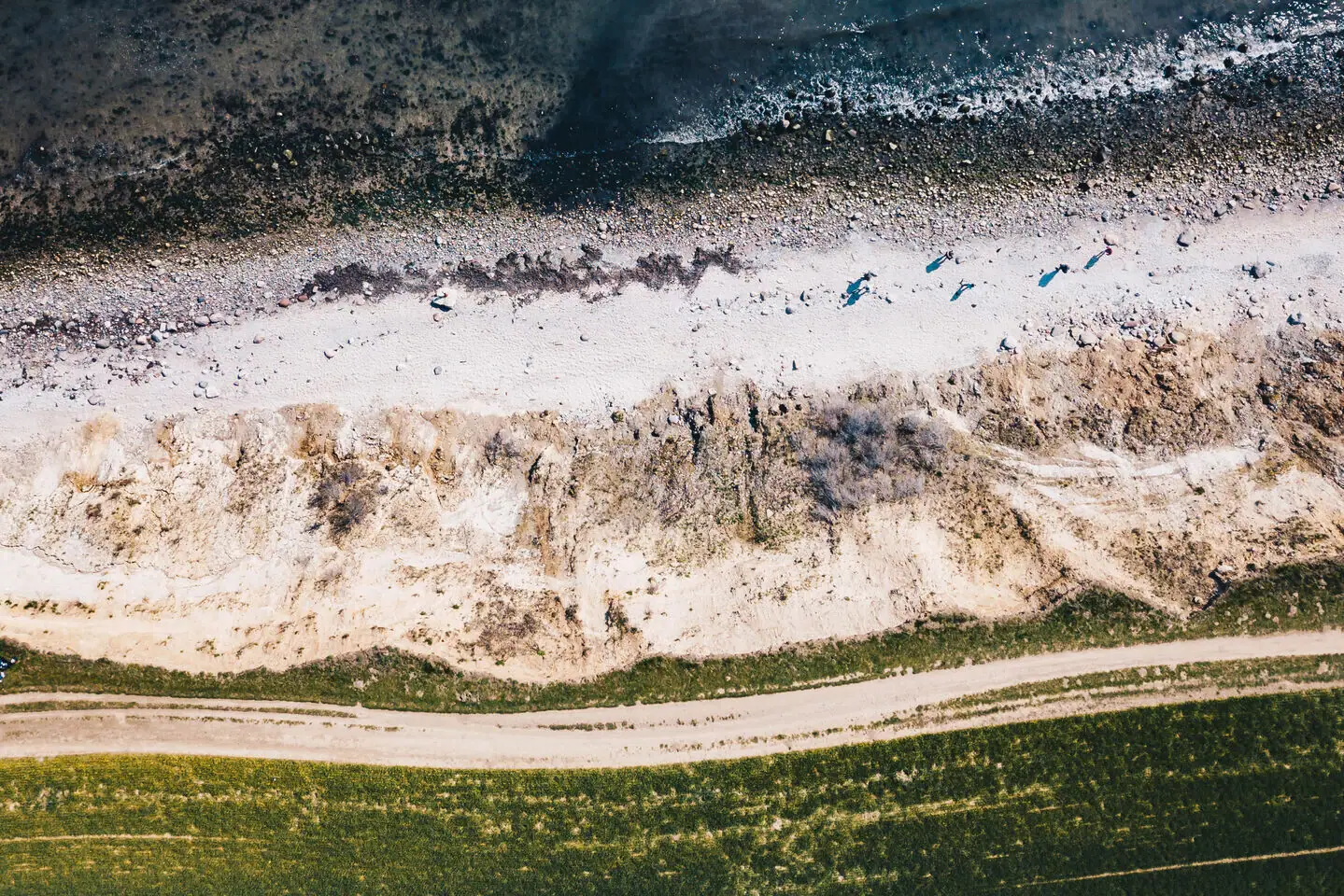 Luchtfoto van de Baltische Zeekust.