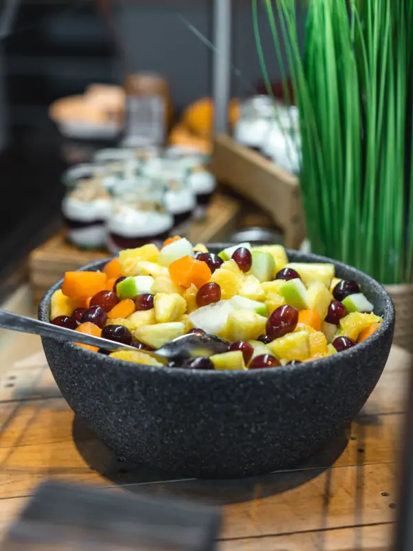 Schaal met fruitsalade