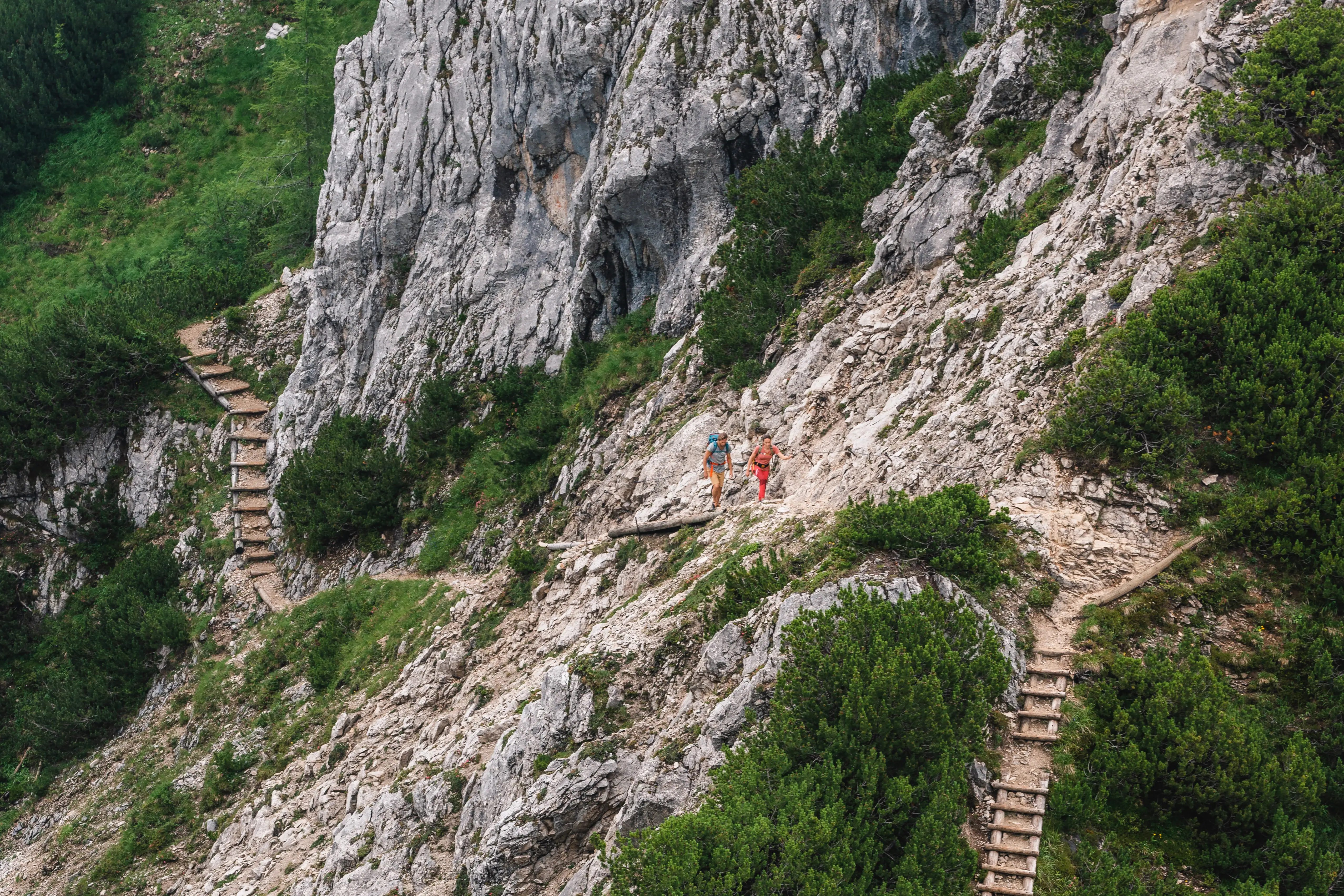 Wandelen in de bergen Wandelpad in de bergen