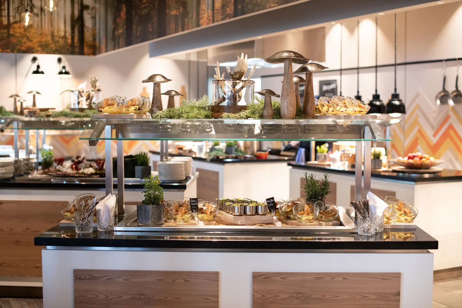 Buffettafel met eten erop